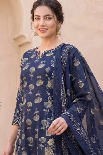 Women Floral Printed Regular  Cotton Kurta with Trousers & With Dupatta
