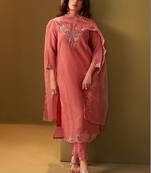 Women Floral Embroidered Regular Thread Work Kurta with Trousers & With Dupatta