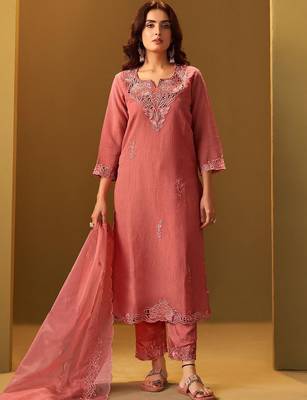Women Floral Embroidered Regular Thread Work Kurta with Trousers & With Dupatta 3