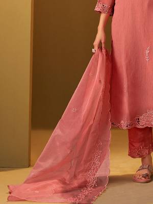 Women Floral Embroidered Regular Thread Work Kurta with Trousers & With Dupatta 6