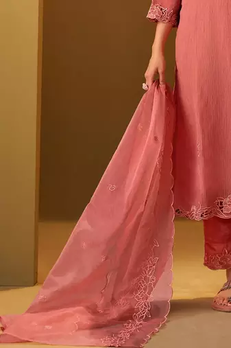 Women Floral Embroidered Regular Thread Work Kurta with Trousers & With Dupatta