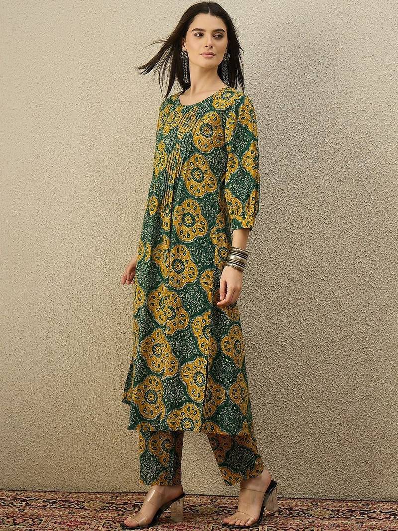 Women Ethnic Motifs Printed Pleated  Cotton Kurta with Trousers
