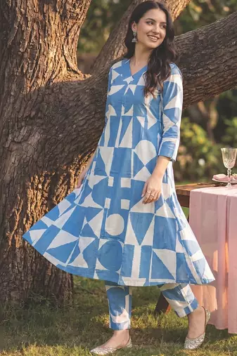 Women Printed Regular  Cotton Kurta with Trousers