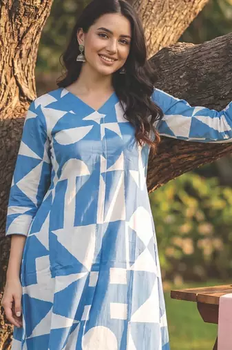 Women Printed Regular  Cotton Kurta with Trousers