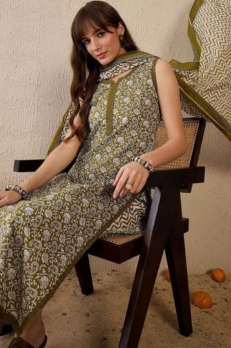 Women Ethnic Motifs Printed Regular  Cotton Kurta with Trousers & With Dupatta