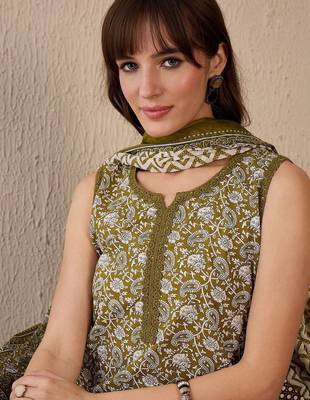 Women Ethnic Motifs Printed Regular  Cotton Kurta with Trousers & With Dupatta 2
