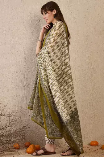 Women Ethnic Motifs Printed Regular  Cotton Kurta with Trousers & With Dupatta