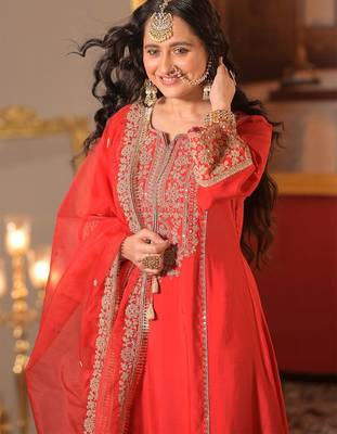 Ethnic Motifs Embroidered Zari A-Line Kurta With Trousers & Dupatta 1
