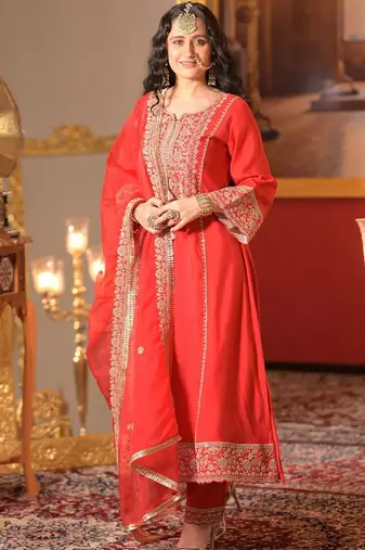 Ethnic Motifs Embroidered Zari A-Line Kurta With Trousers & Dupatta