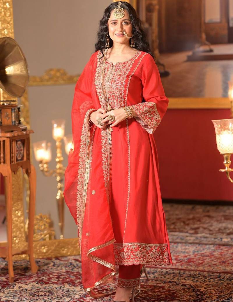 Ethnic Motifs Embroidered Zari A-Line Kurta With Trousers & Dupatta