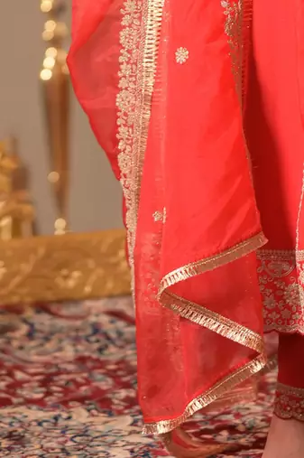 Ethnic Motifs Embroidered Zari A-Line Kurta With Trousers & Dupatta