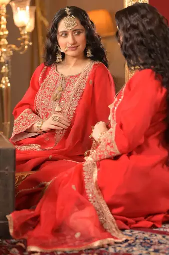 Ethnic Motifs Embroidered Zari A-Line Kurta With Trousers & Dupatta