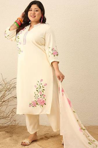 Plus Size Floral Printed Regular Kurta with Trousers & With Dupatta