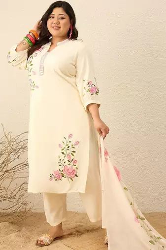 Plus Size Floral Printed Regular Kurta with Trousers & With Dupatta