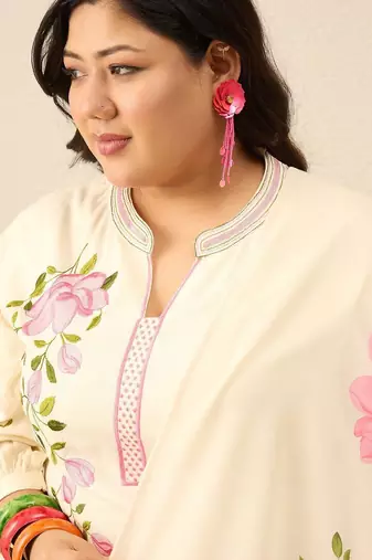 Plus Size Floral Printed Regular Kurta with Trousers & With Dupatta
