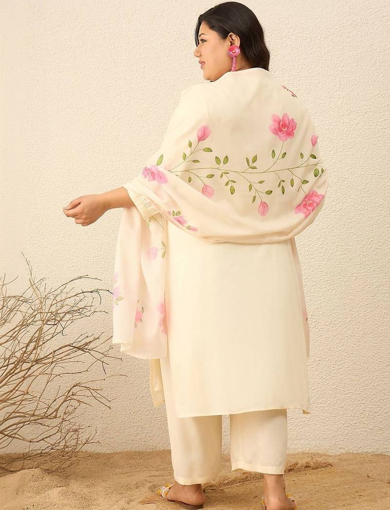 Plus Size Floral Printed Regular Kurta with Trousers & With Dupatta