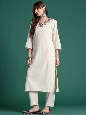 Ethnic Motifs Embroidered Kurta with Palazzos 5