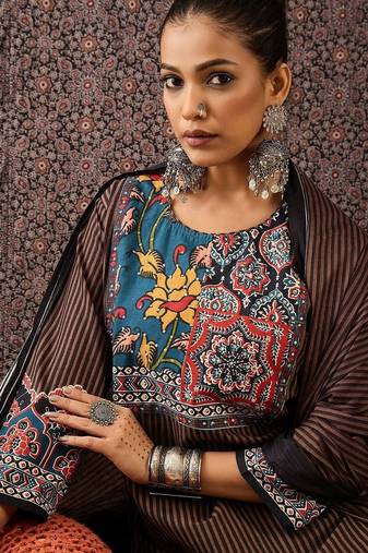 Women Ethnic Motifs Printed Sequinned Cotton Kurta with Trousers & With Dupatta