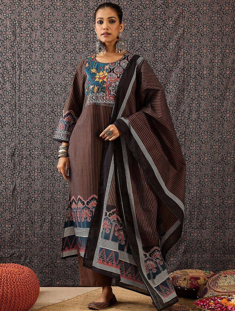 Women Ethnic Motifs Printed Regular Sequinned  Cotton Kurta with Trousers & With Dupatta
