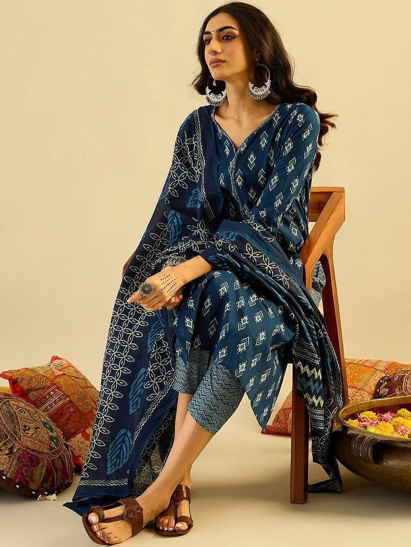 Teal blue Ethnic Motifs Printed  Cotton Kurta with Trouser & Dupatta