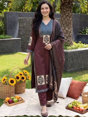 Women Ethnic Motifs Printed Regular Kurta with Trousers & With Dupatta 1