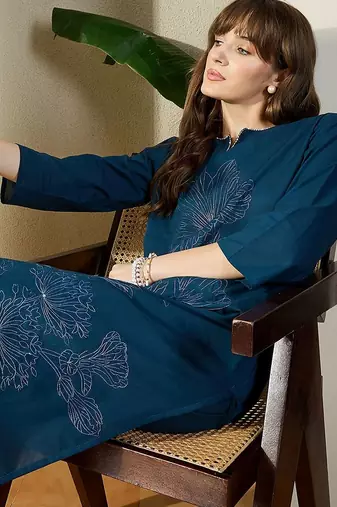 Women  Cotton Floral Embroidered Regular Thread Work Kurta With Trousers