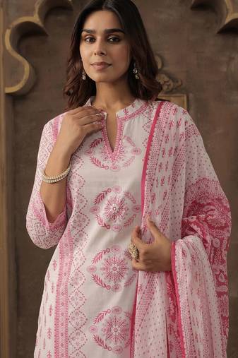 Women Ethnic Motifs Printed Cotton Kurta with Trousers & With Dupatta
