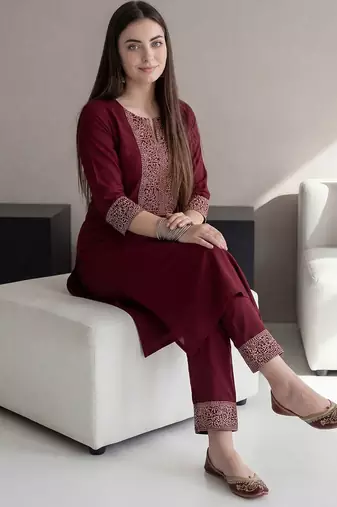 Women Ethnic Motifs Embroidered Regular Thread Work Kurta with Trousers