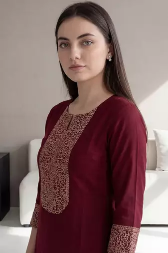 Women Ethnic Motifs Embroidered Regular Thread Work Kurta with Trousers