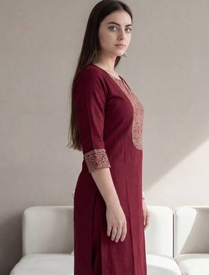 Women Ethnic Motifs Embroidered Regular Thread Work Kurta with Trousers 6