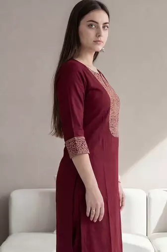 Women Ethnic Motifs Embroidered Regular Thread Work Kurta with Trousers