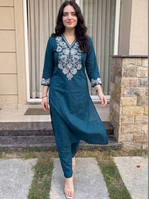 Women Ethnic Motifs Embroidered Regular Thread Work  Cotton Kurta with Trousers 1