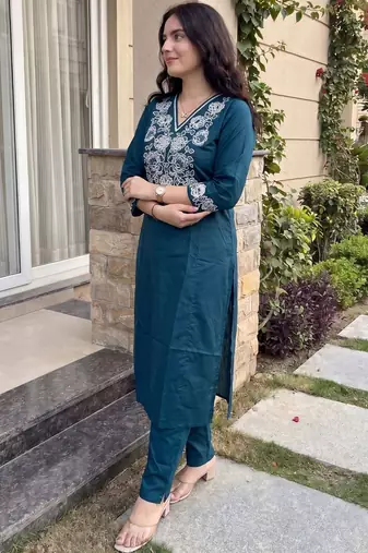 Women Ethnic Motifs Embroidered Regular Thread Work  Cotton Kurta with Trousers