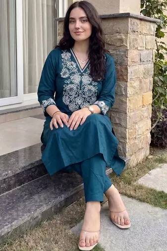 Women Ethnic Motifs Embroidered Regular Thread Work  Cotton Kurta with Trousers