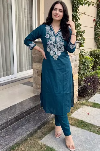 Women Ethnic Motifs Embroidered Regular Thread Work  Cotton Kurta with Trousers