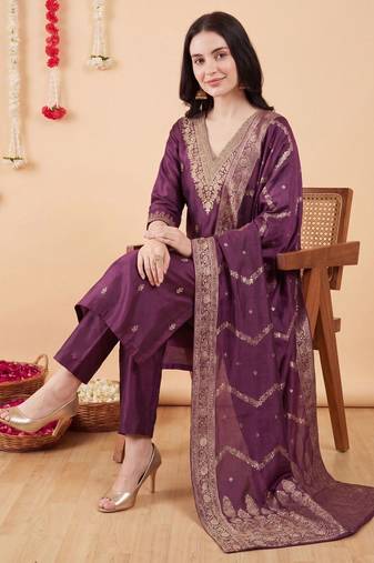 Women Ethnic Motifs Embroidered Thread Work Kurta with Trousers & With Dupatta