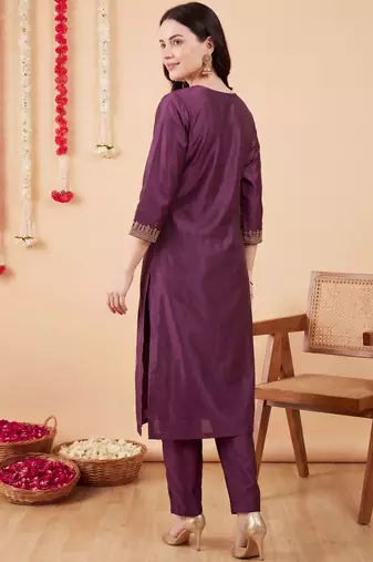 Women Ethnic Motifs Embroidered Regular Thread Work Kurta with Trousers & With Dupatta