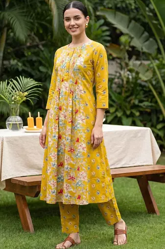 Women Floral Printed Pleated  Cotton Kurta with Trousers