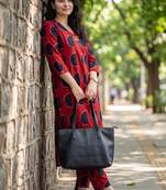 Women Printed Regular Kurta with Trousers