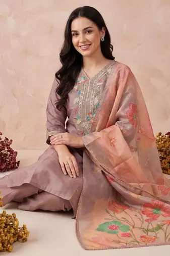 Women Floral Embroidered Regular Mirror Work Kurta with Trousers & With Dupatta