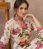 Women Floral Printed Regular  Cotton Kurta with Trousers