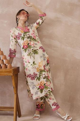Women Floral Printed Cotton Kurta with Trousers