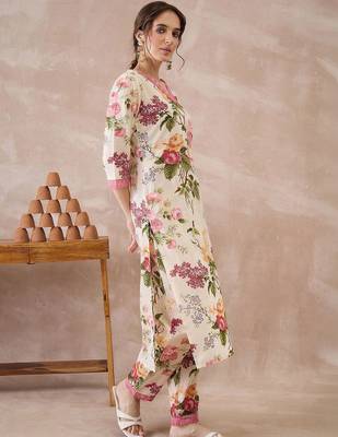 Women Floral Printed Regular  Cotton Kurta with Trousers 4