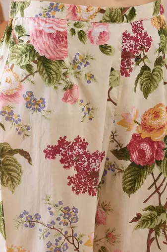 Women Floral Printed Regular  Cotton Kurta with Trousers