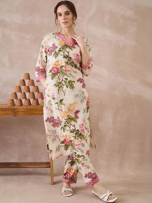 Women Floral Printed Regular  Cotton Kurta with Trousers 7