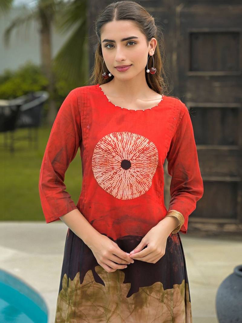 Women Dyed Regular  Cotton Kurta with Trousers