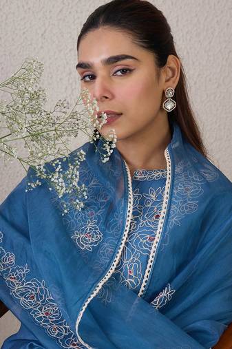 Women Floral Embroidered Kurta with Trousers & Dupatta
