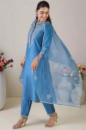Women Floral Embroidered Kurta with Trousers & Dupatta