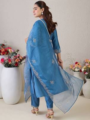 Women Floral Embroidered Kurta with Trousers & Dupatta 4