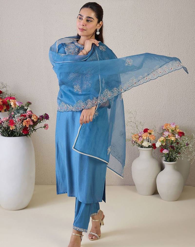 Women Floral Embroidered Kurta with Trousers & Dupatta